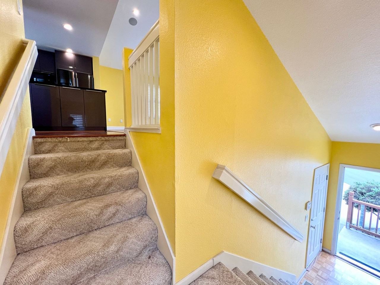 513 Monterey Road - Photo 2 of 41
