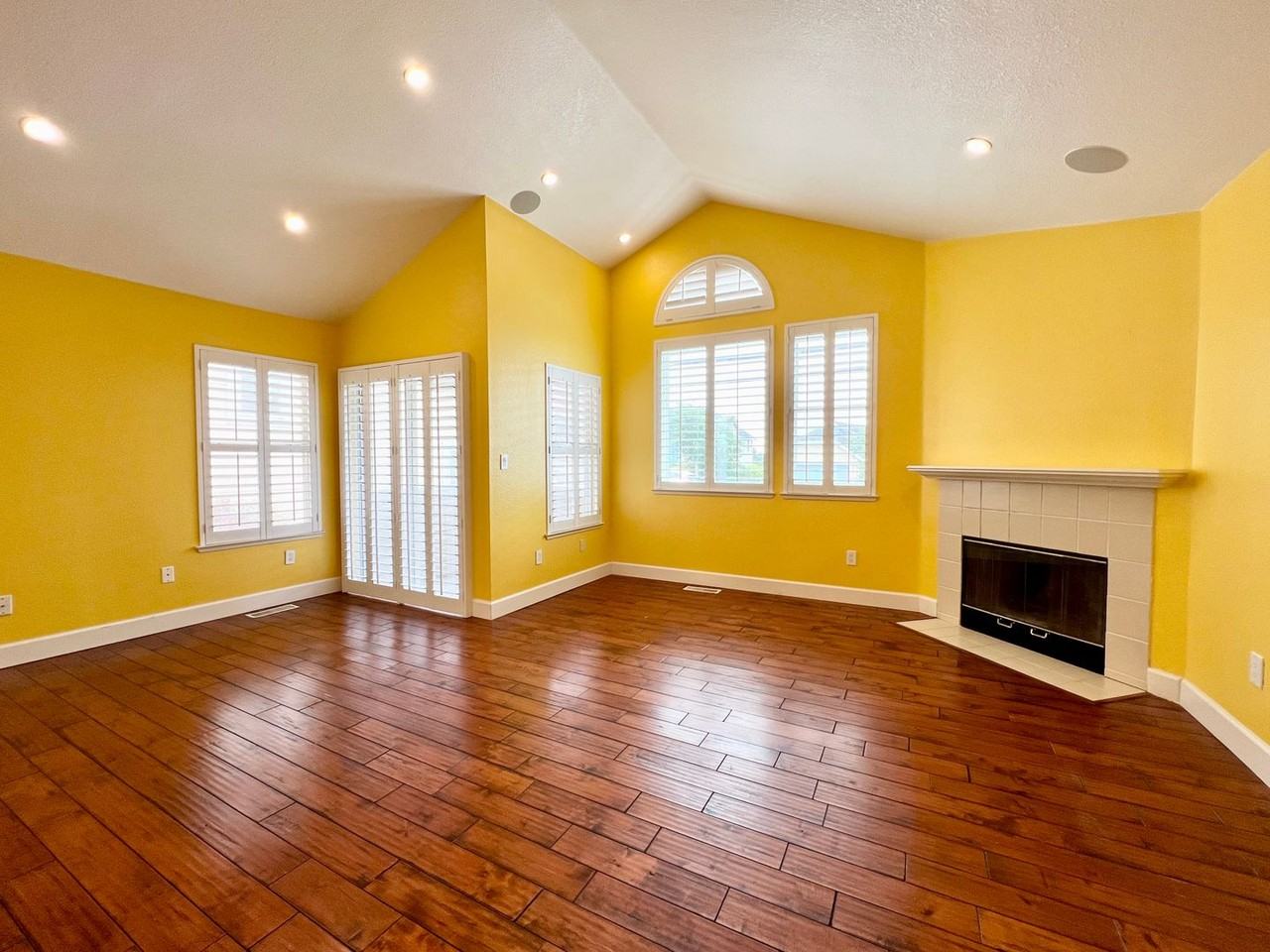 513 Monterey Road - Photo 3 of 41