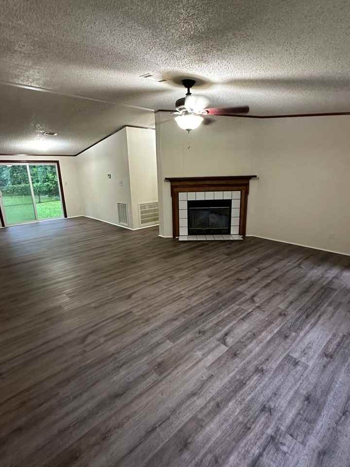 7990 N Linscomb Rd - Photo 2 of 18