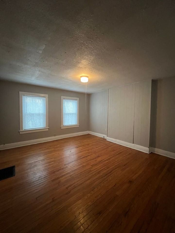 1220 / 1222 / 1224 Adams St. - Photo 3 of 8