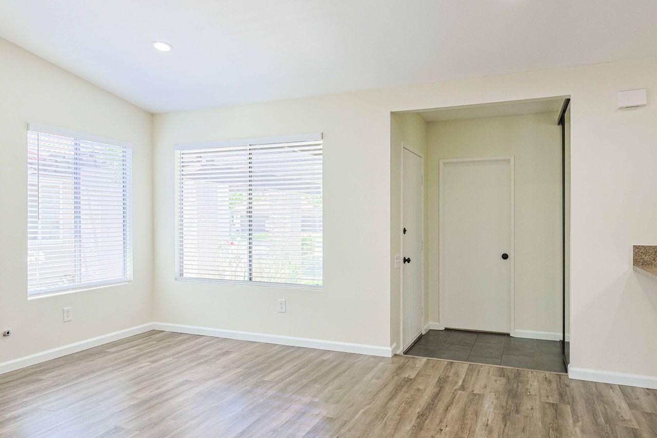 122 Jericho Circle Gln - Photo 2 of 15