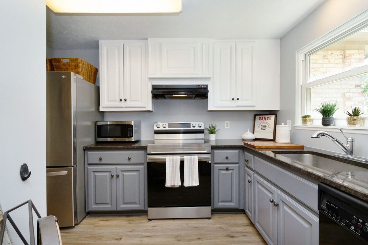 403 Research Dr - Photo 3 of 30