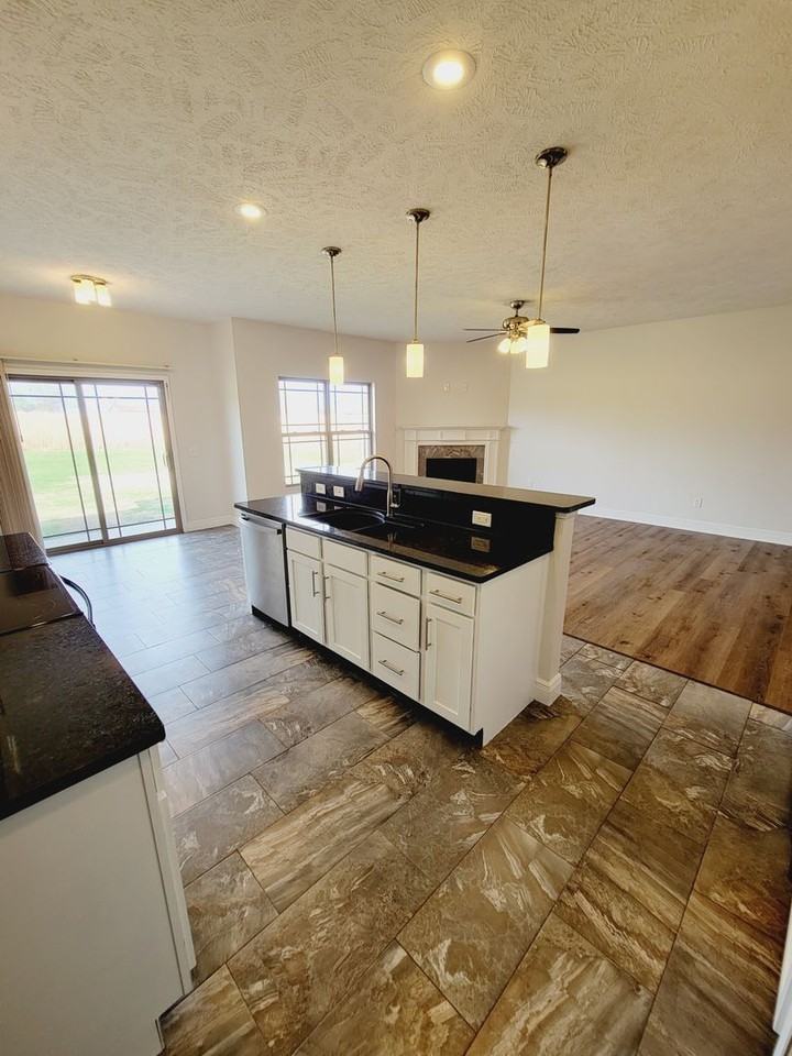 5605 W Sunflower Dr - Photo 3 of 32