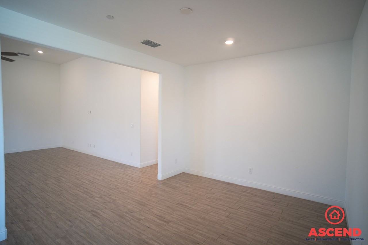 3208 Blue Creek Ln - Photo 3 of 18