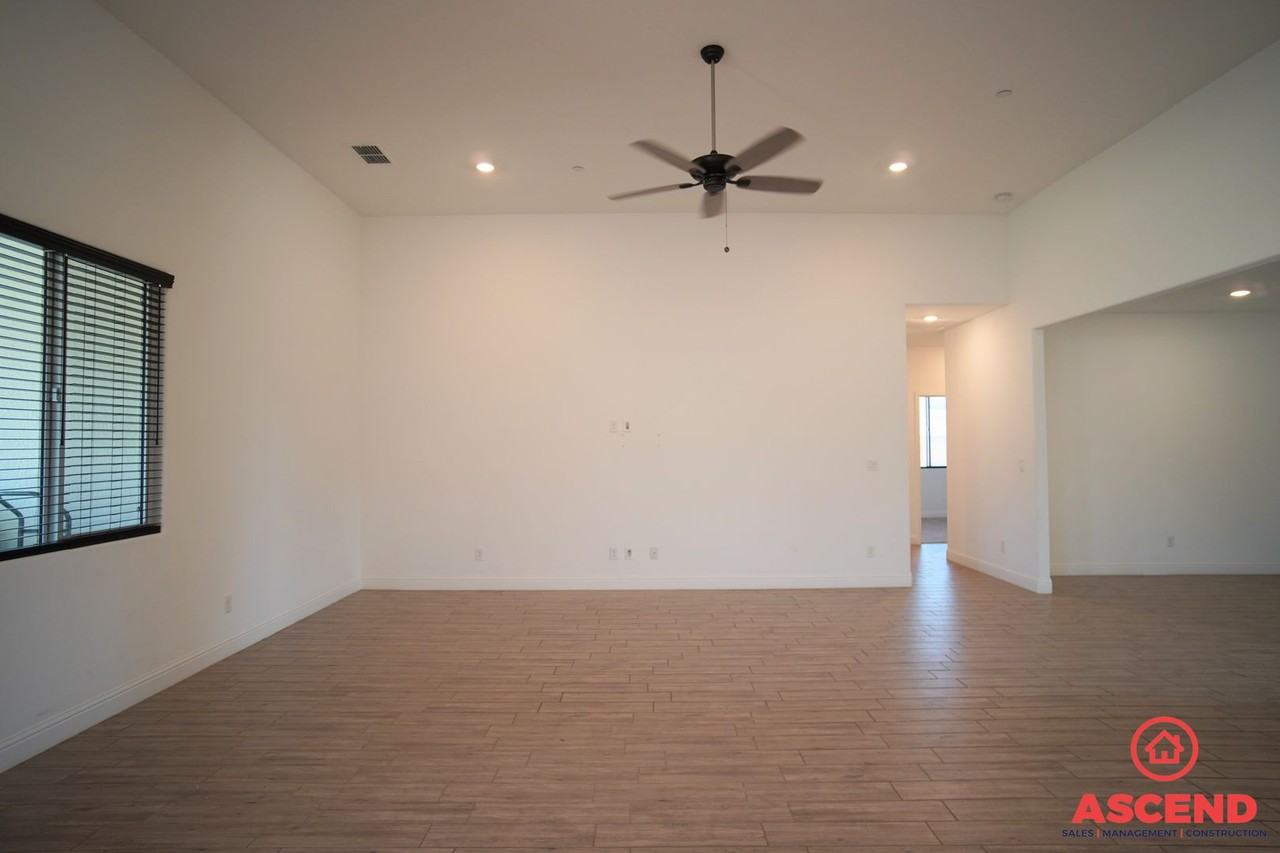 3208 Blue Creek Ln - Photo 7 of 18