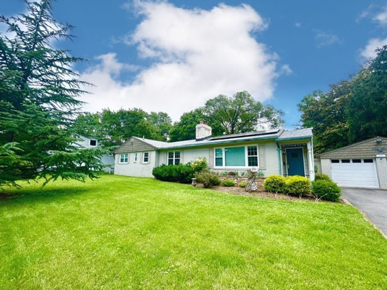 10311 Detrick Ave - Photo 2 of 50