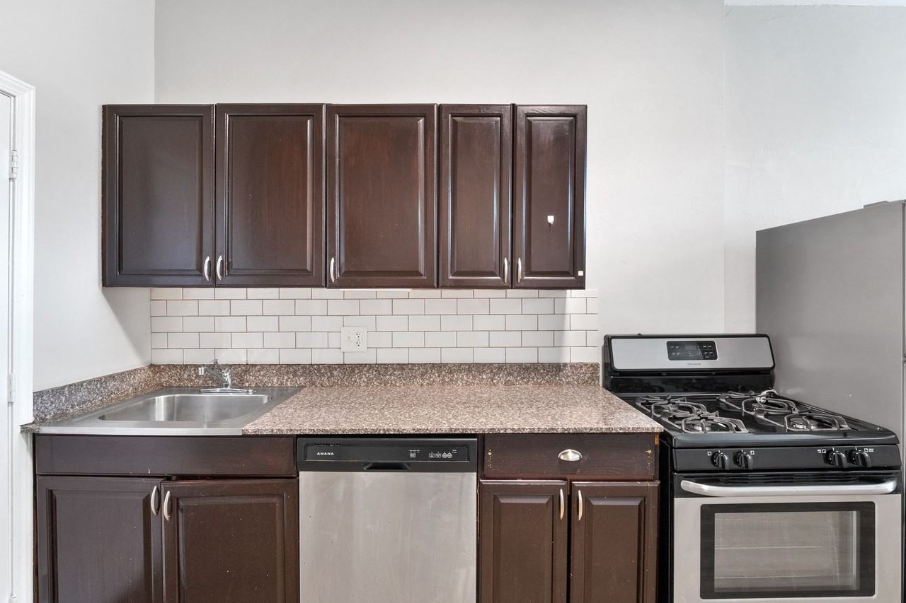 3517 Cherokee St - Photo 3 of 28