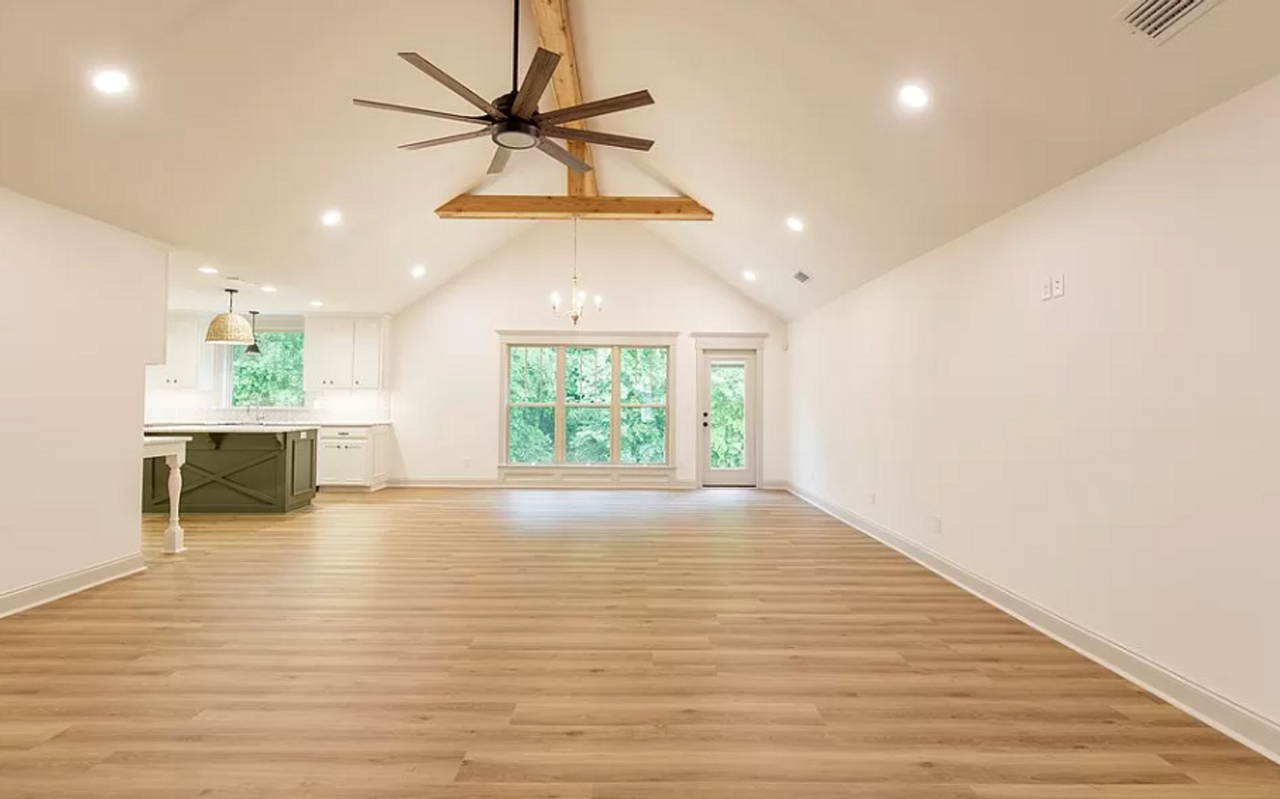 4047 Gramercy Dr - Photo 3 of 17