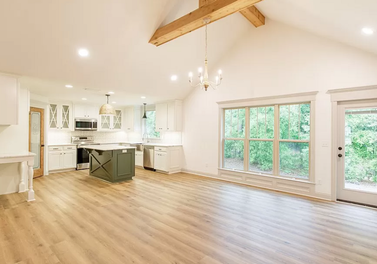 4047 Gramercy Dr - Photo 5 of 17