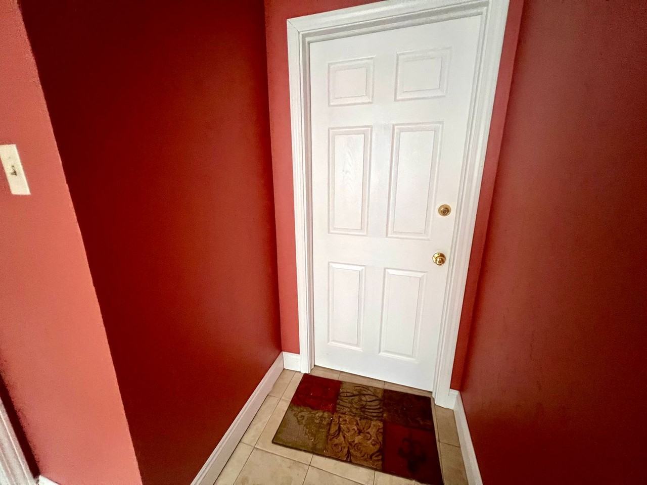 1020 Duss Avenue - Photo 3 of 22