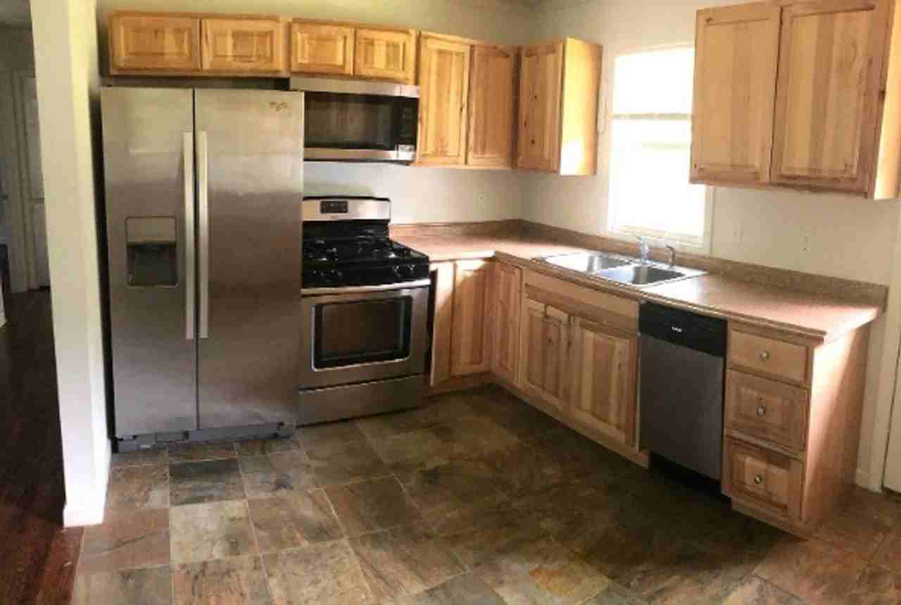 1246 S Ellis Ave - Photo 2 of 6