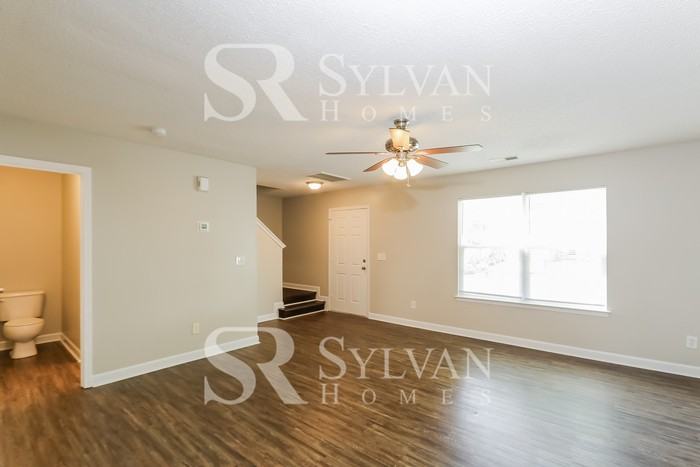 618 Saratoga Dr - Photo 3 of 16