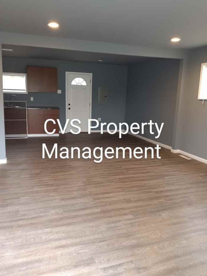 2211 Wisconsin St - Photo 2 of 8