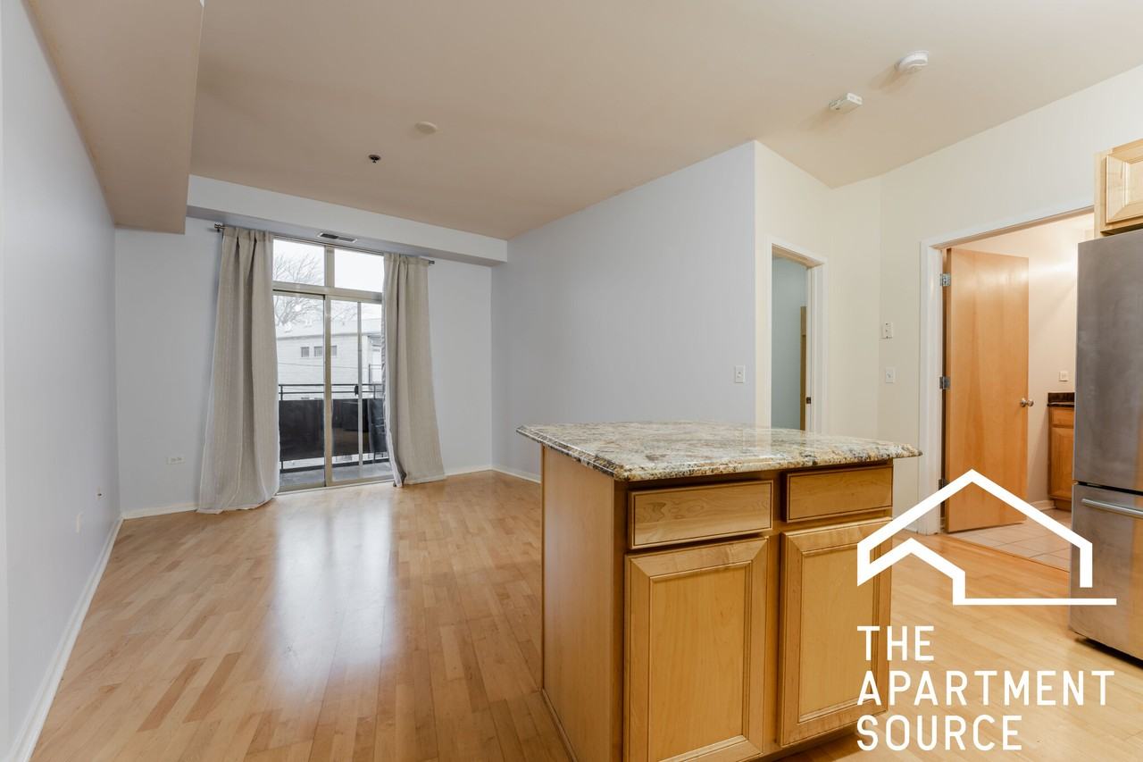 2951 N Clybourn Ave #300