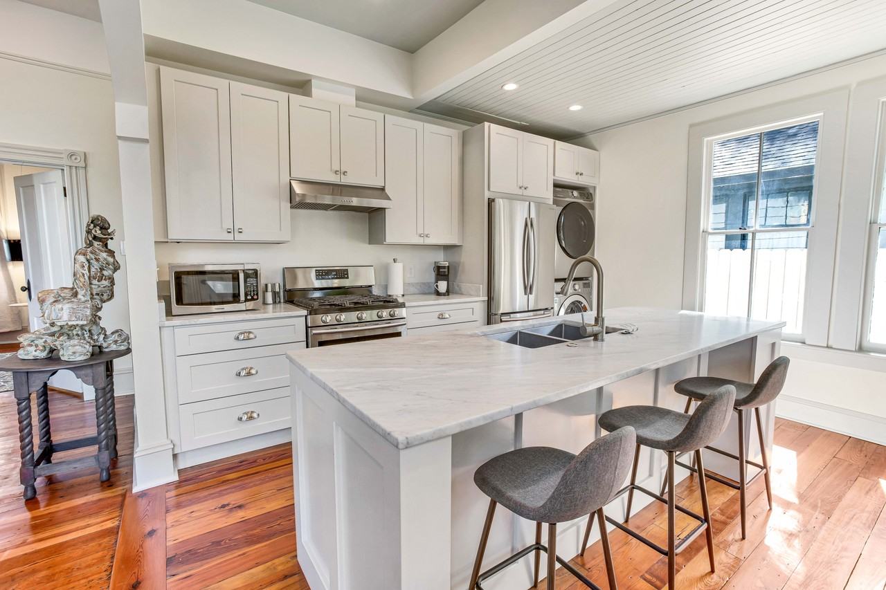 2506 Jefferson St #NA - Photo 2 of 38