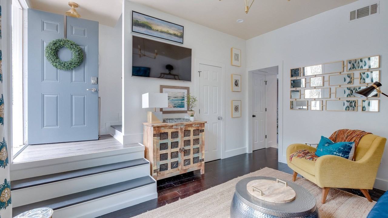 414 E Gaston St #414 - Photo 2 of 21