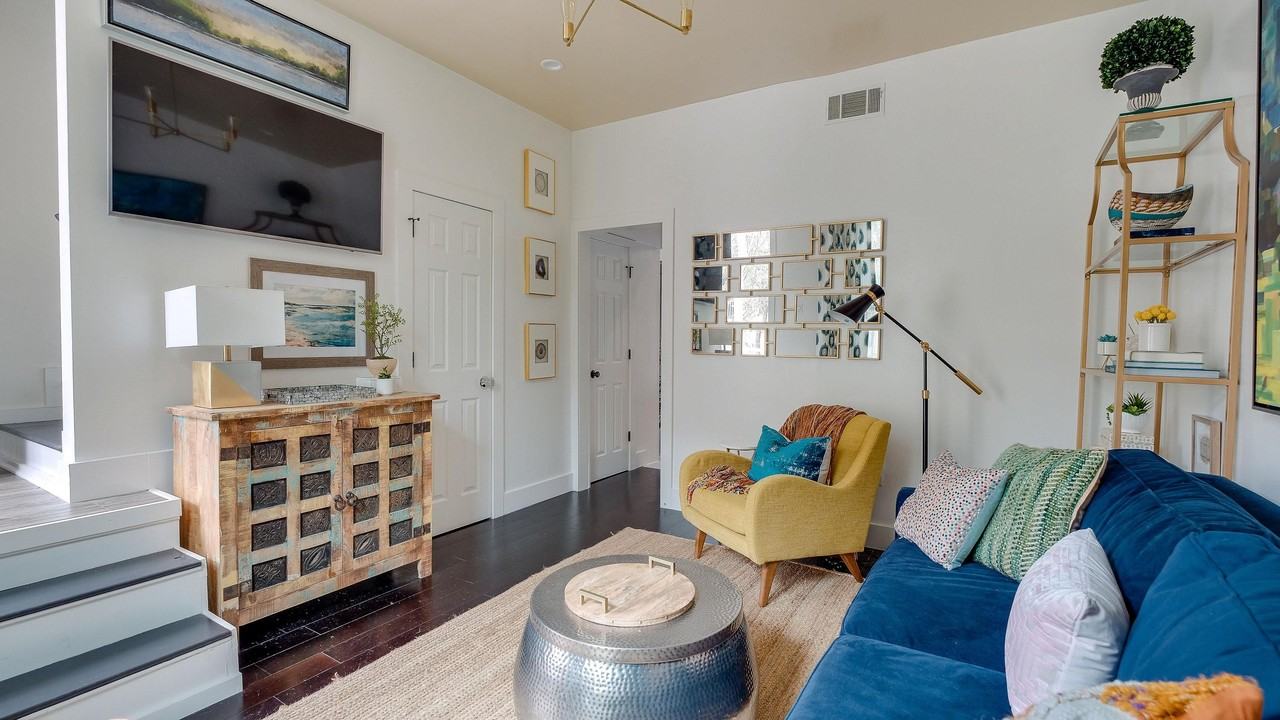 414 E Gaston St #414 - Photo 4 of 21
