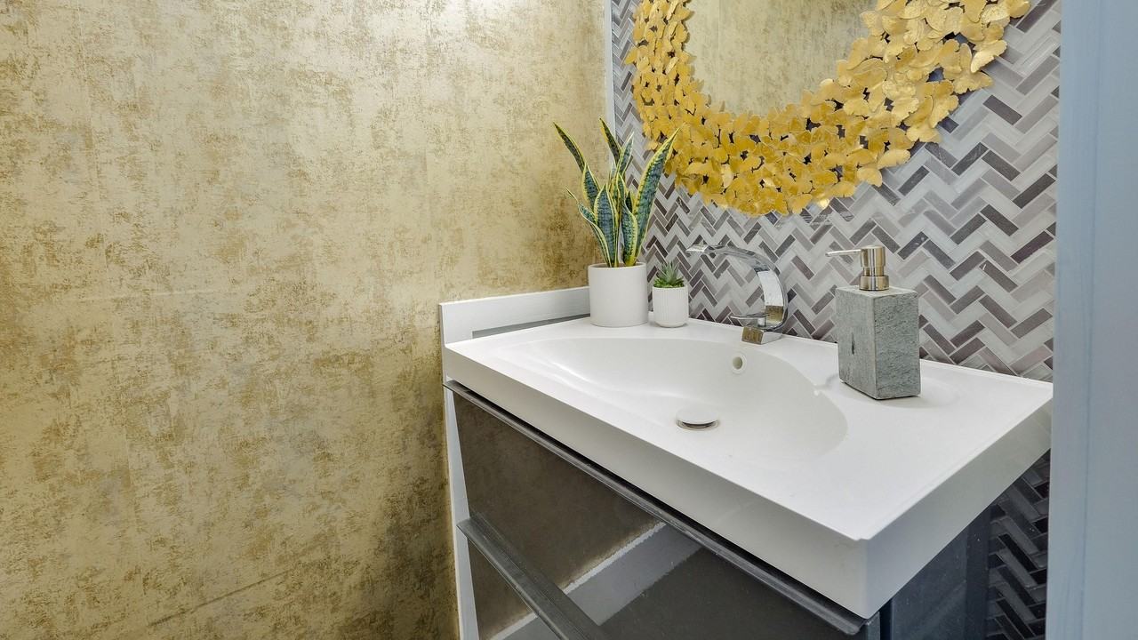 414 E Gaston St #414 - Photo 5 of 21