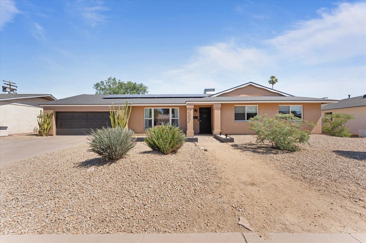 3036 E Desert Cove Ave #NA - Photo 2 of 42