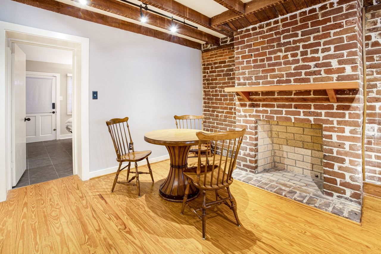 220 E Taylor St - Photo 7 of 21