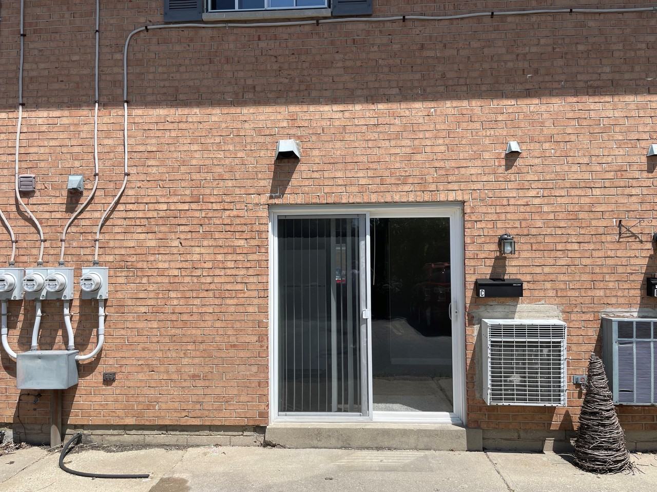 540 Thoma Pl #C - Photo 4 of 19