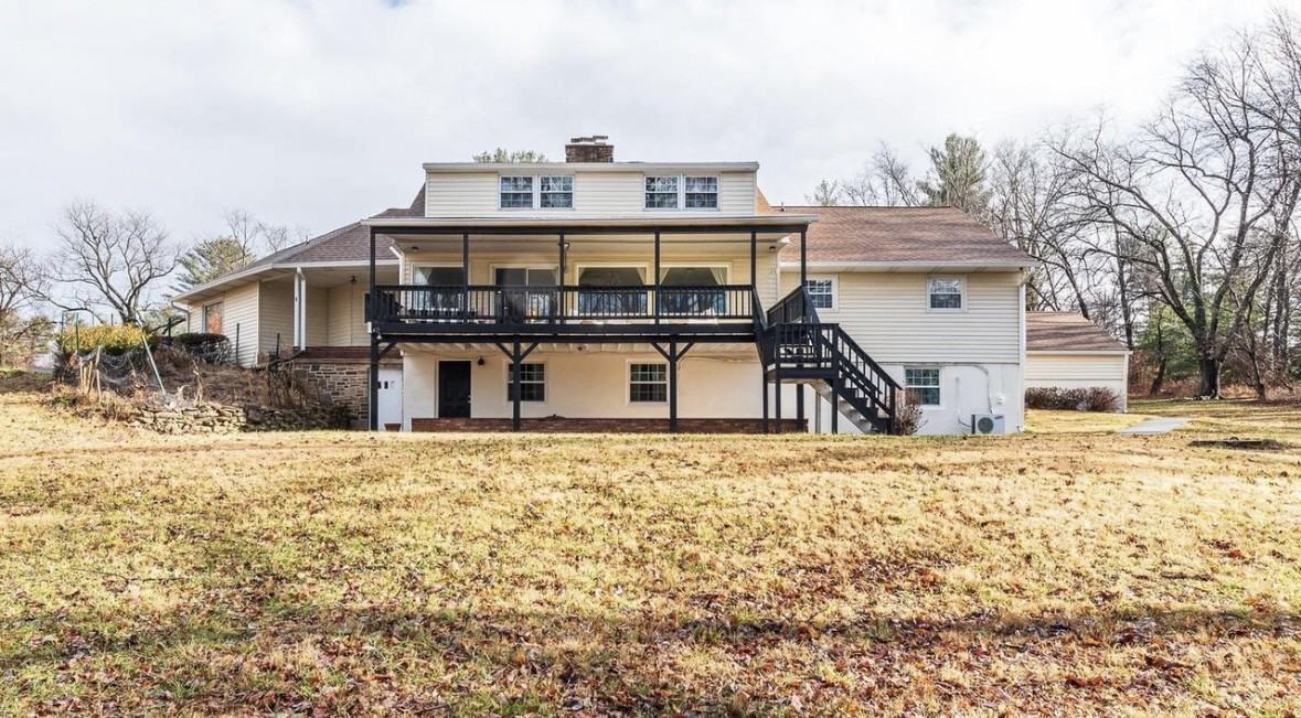 9106 Field Rd - Photo 2 of 9