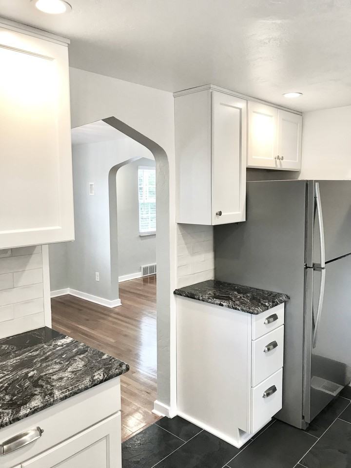 400 Duquesne Dr #NA - Photo 5 of 33