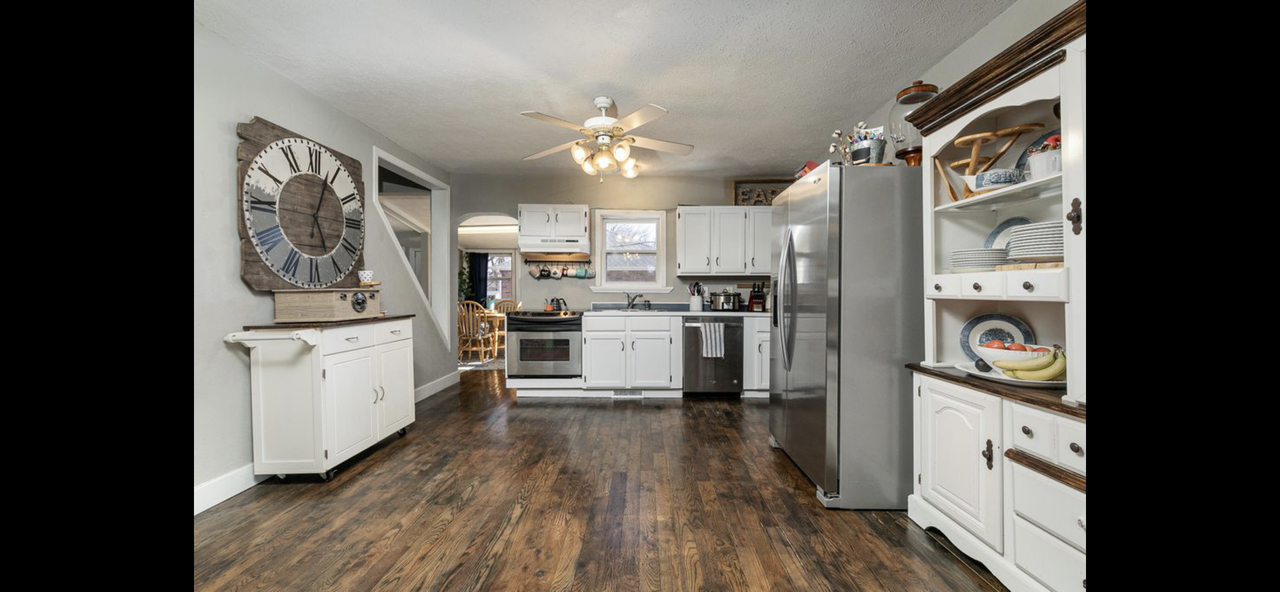 427 W College St #NA - Photo 3 of 10