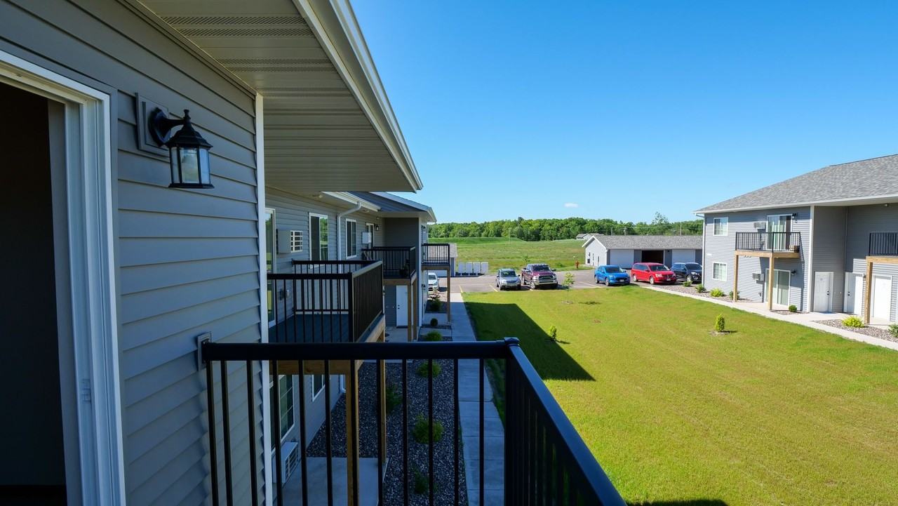South Ridge Apartments - Photo 7 of 9