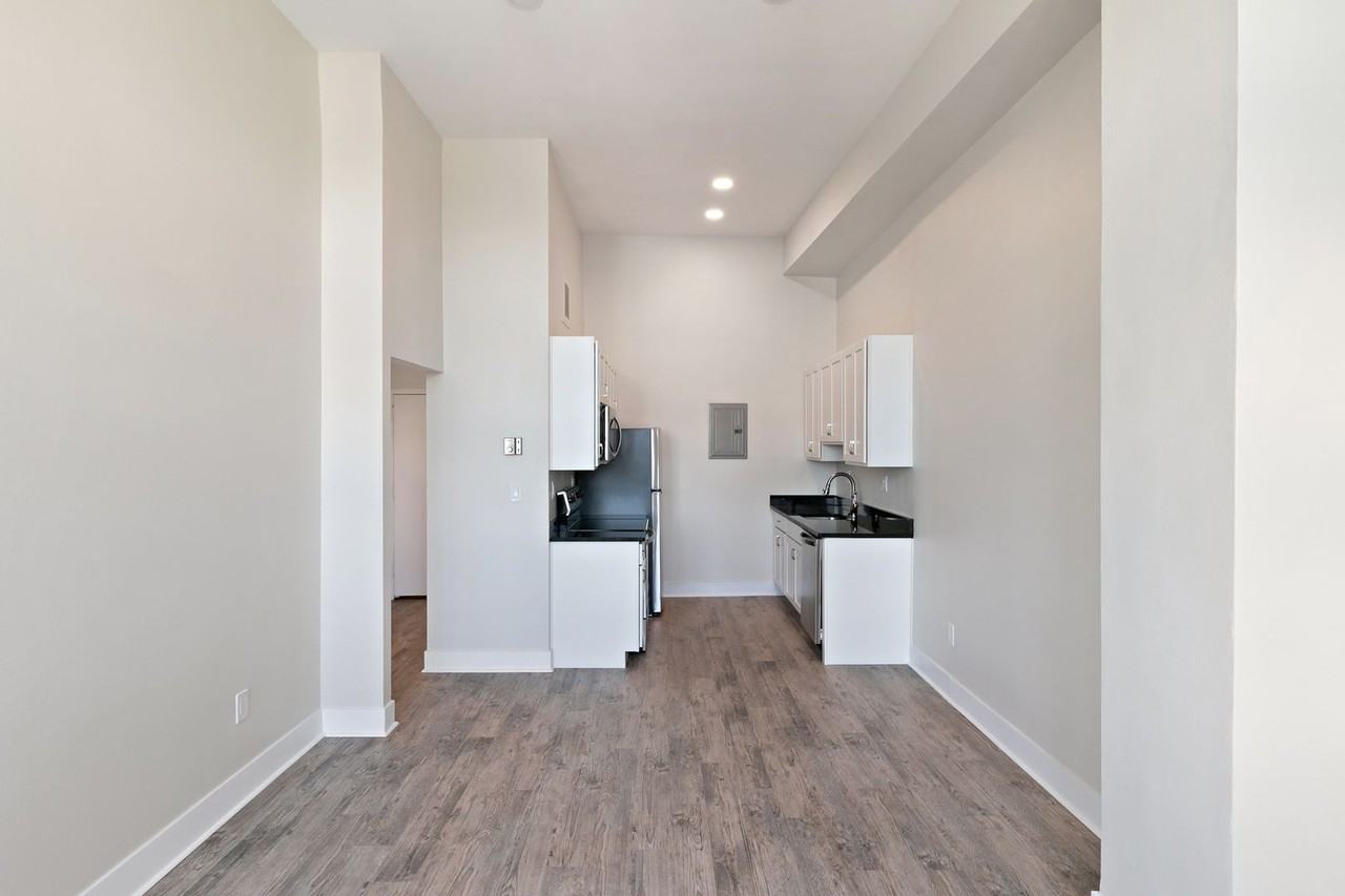 Fyfe Apartments - Photo 5 of 50