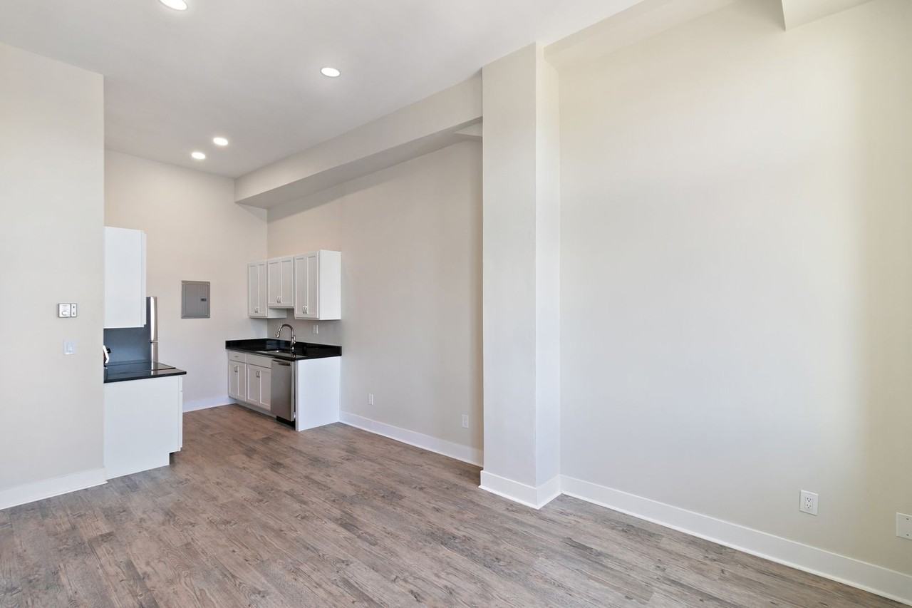 Fyfe Apartments - Photo 7 of 50