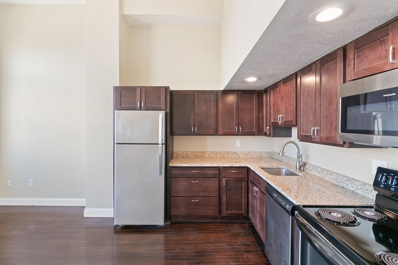 Fyfe Apartments - Photo 7 of 50