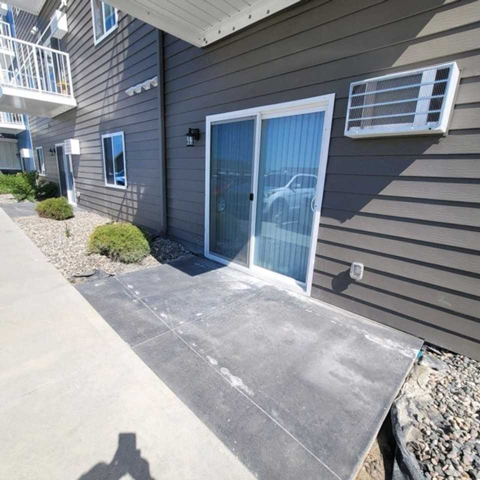 Rail10 - Photo 6 of 16