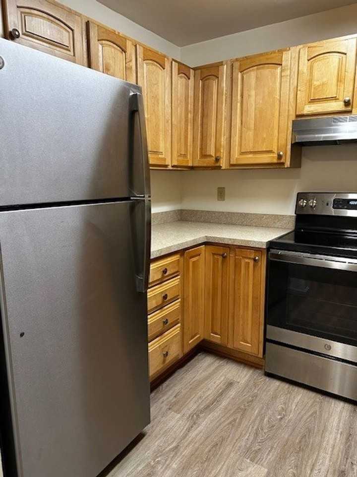 Hillside House Apartments - Photo 4 of 10