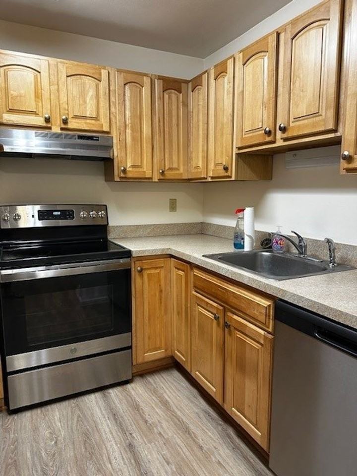 Hillside House Apartments - Photo 5 of 10