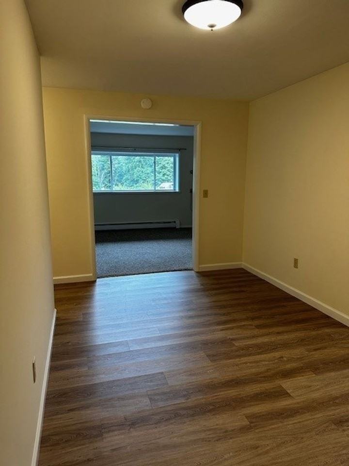 Hillside House Apartments - Photo 6 of 10