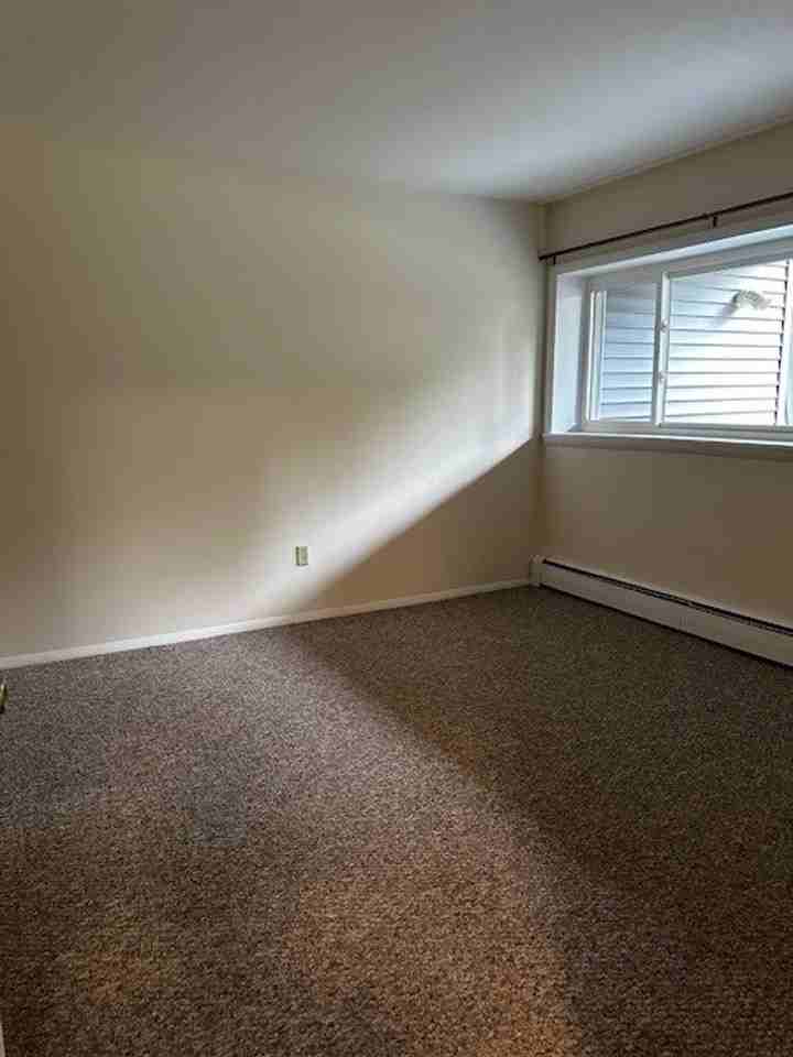 Hillside House Apartments - Photo 7 of 10
