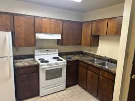 featured image of 600 W Fresquez Dr