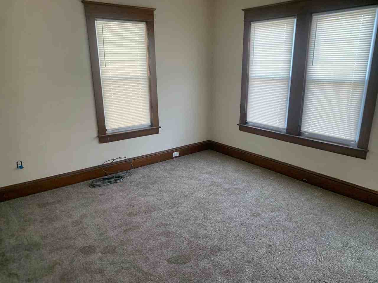 160 S Franklin St - Photo 2 of 11