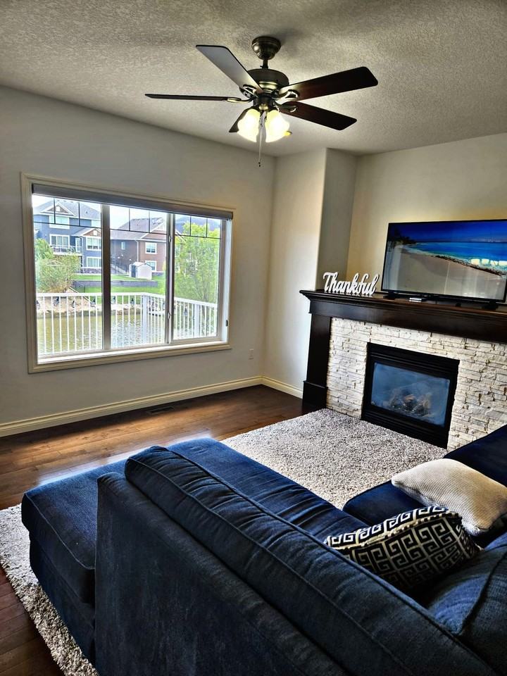 1846 Baywater Street Southwest - Photo 2 of 15