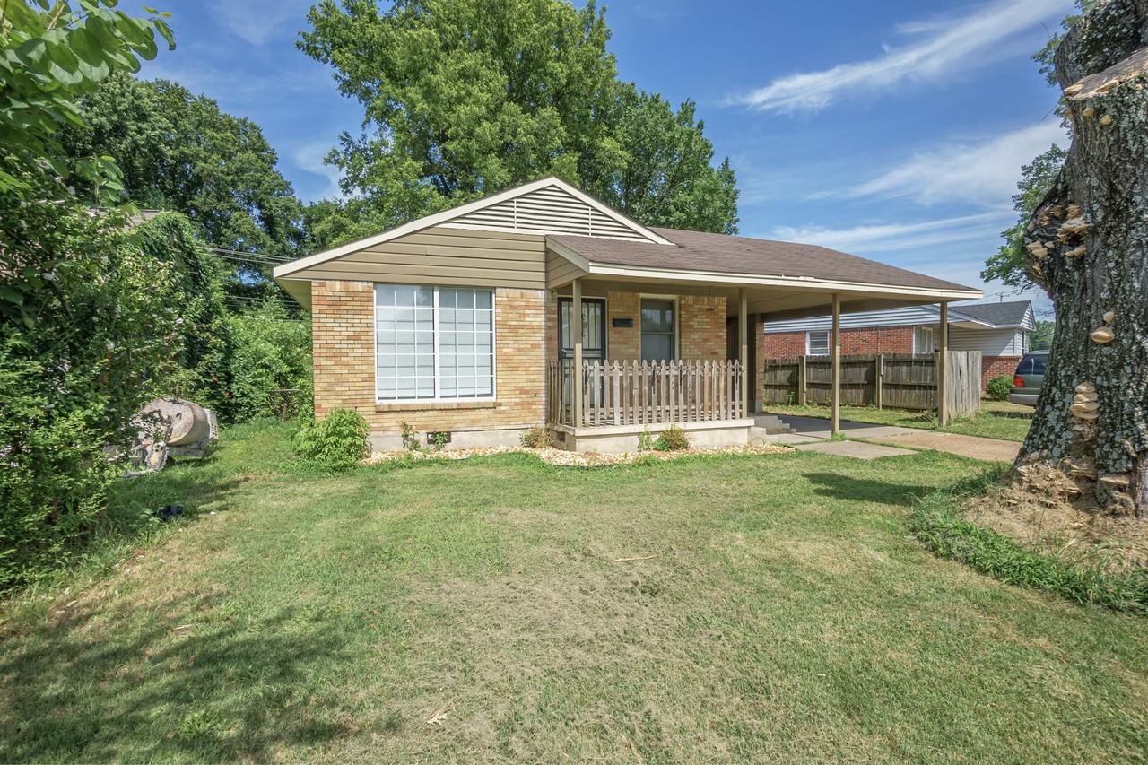 1024 Mendenhall Cv #1 - Photo 3 of 18