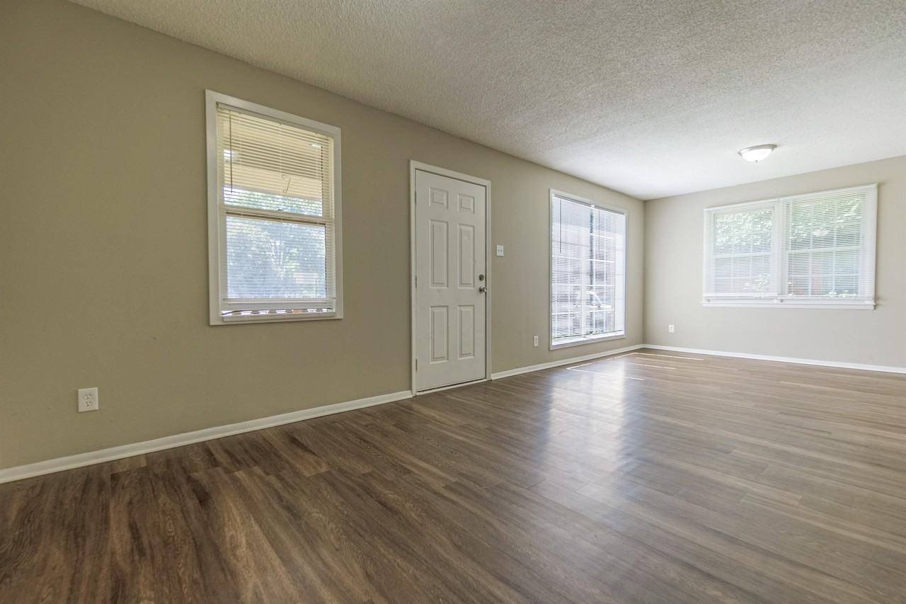 1024 Mendenhall Cv #1 - Photo 4 of 18