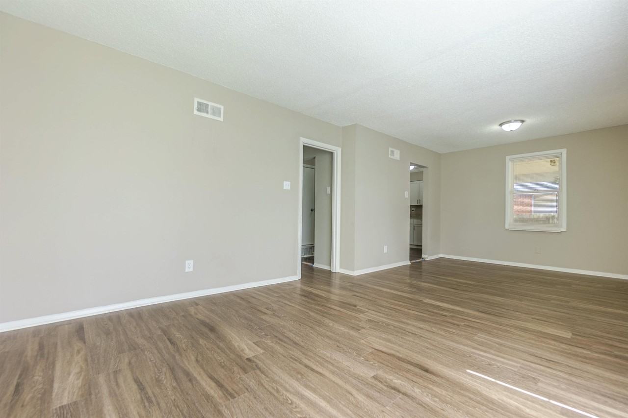 1024 Mendenhall Cv #1 - Photo 5 of 18