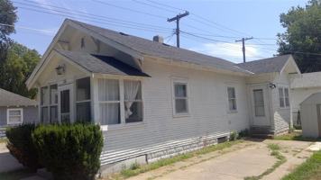 featured image of 108 W J St #1