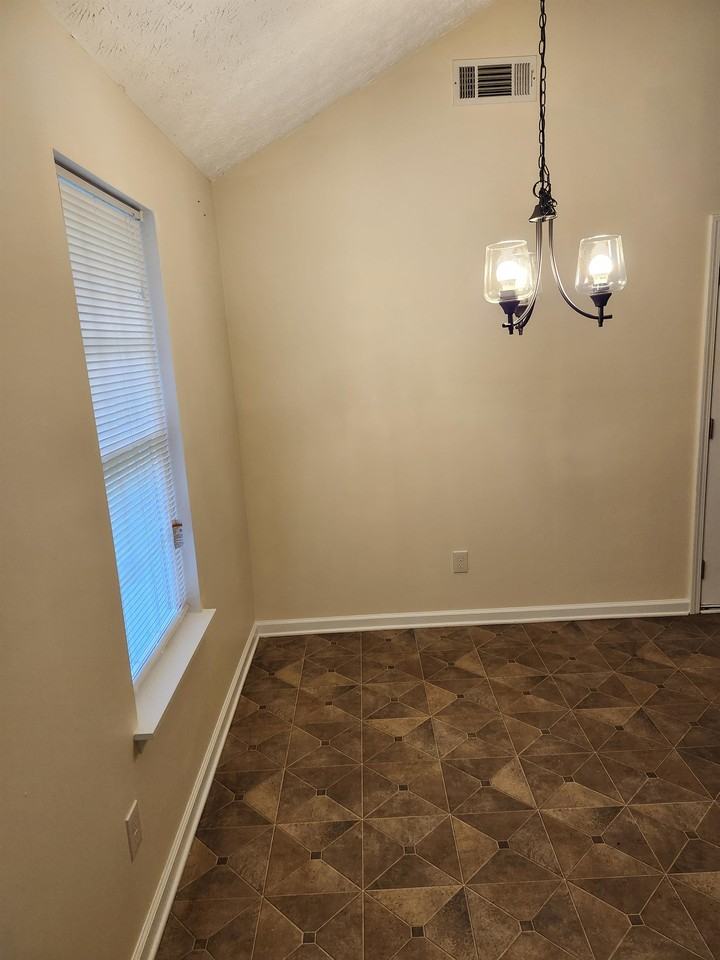 185 Hunters Trce #1 - Photo 6 of 27