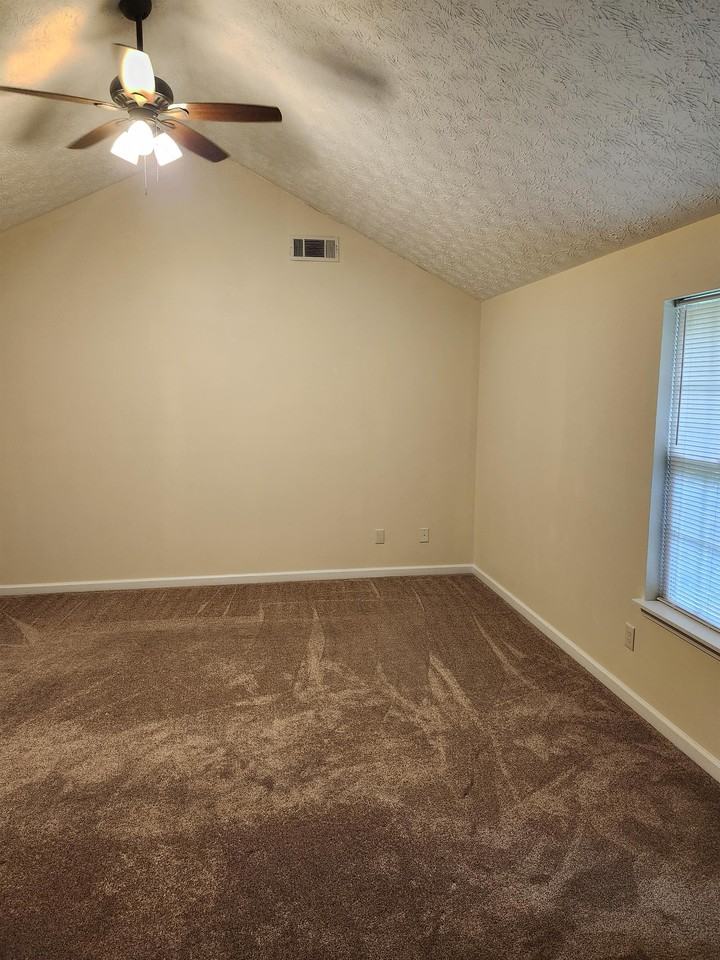 185 Hunters Trce #1 - Photo 7 of 27