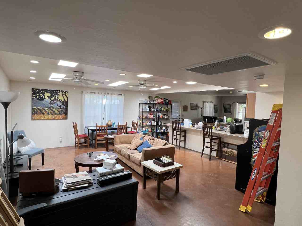 1709 East Silver Street - Photo 2 of 18