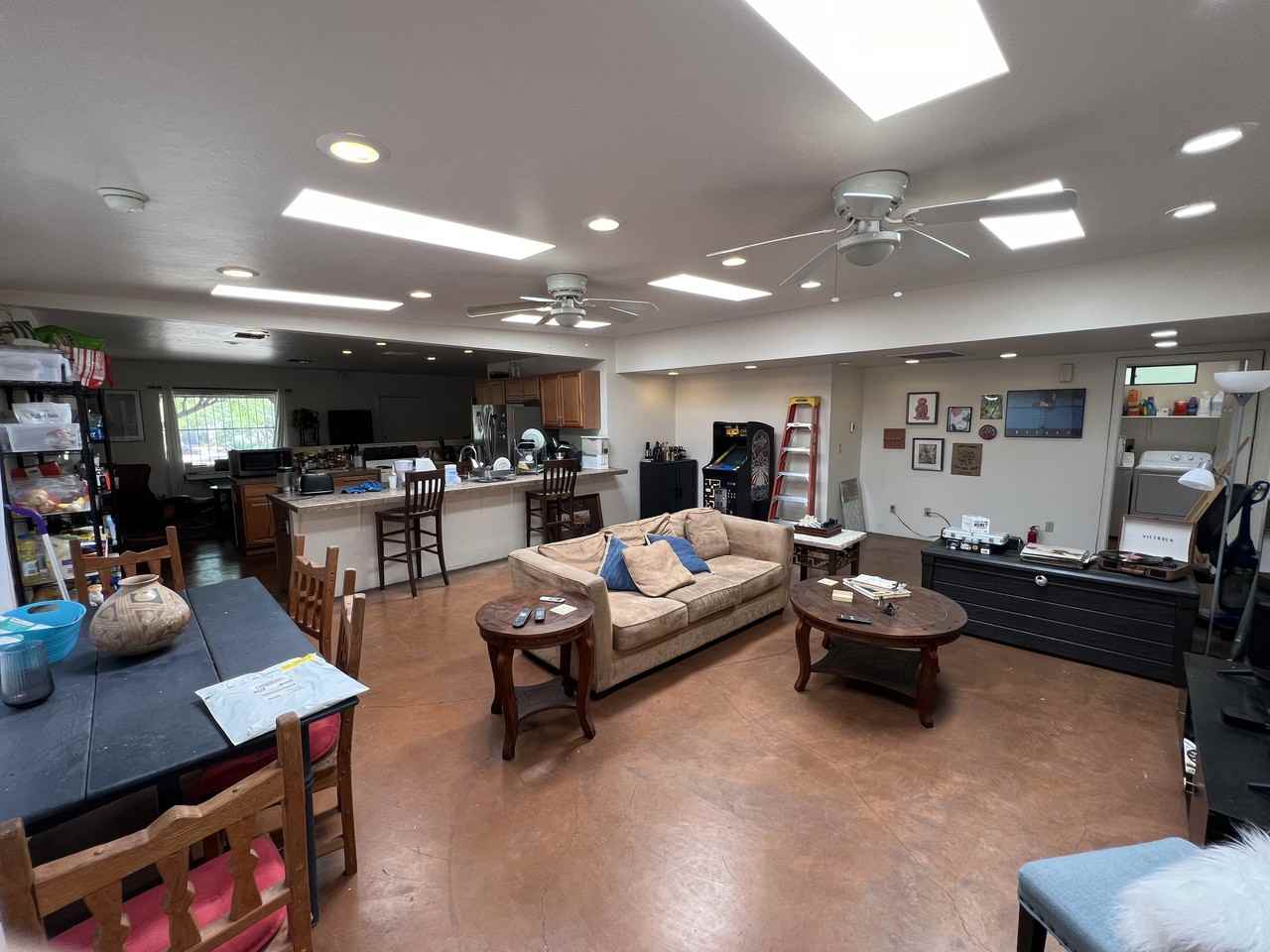 1709 East Silver Street - Photo 3 of 18