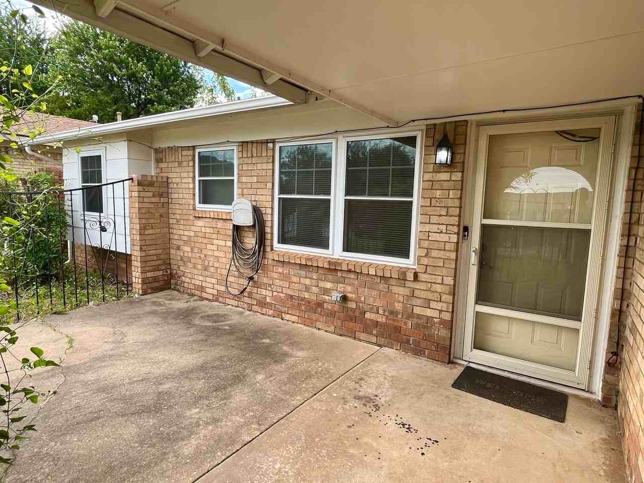 324 W Michael Dr - Photo 2 of 19