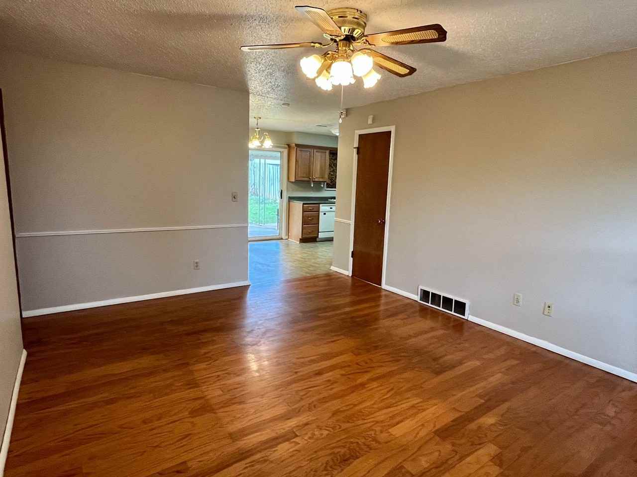 324 W Michael Dr - Photo 4 of 19